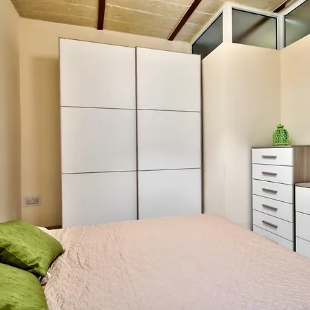 Apartament Triq Is-sorijiet
